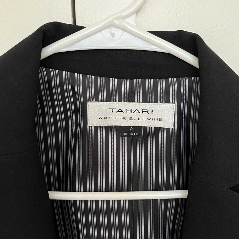NWOT! Tahari Women's Classic Black Suit Jacket - Picture 4 of 6